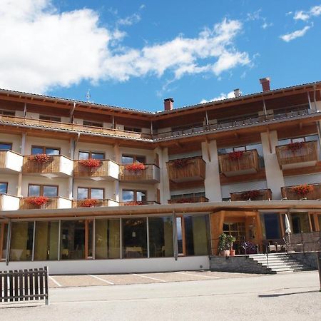 Sporthotel Rasen Rasùn di Sotto المظهر الخارجي الصورة